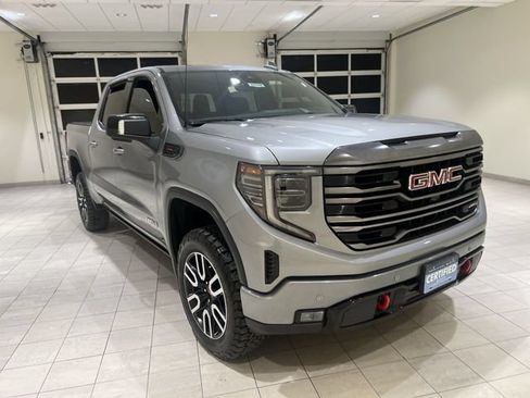 Used 2024 GMC Sierra 1500 AT4 w/ Technology Package AWD/4WD image 7