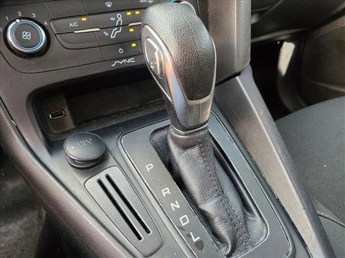 Used 2018 Ford Focus SE image 19