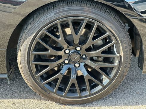 Used 2017 Ford Mustang GT image 18