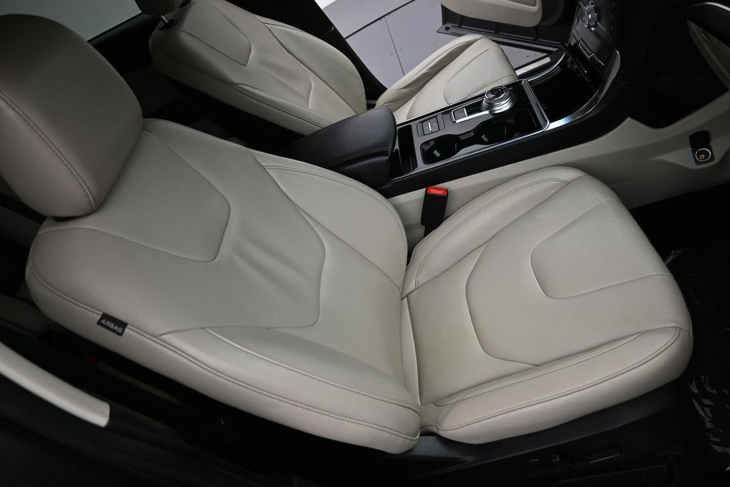 Used 2020 Ford Edge Titanium AWD/4WD image 19