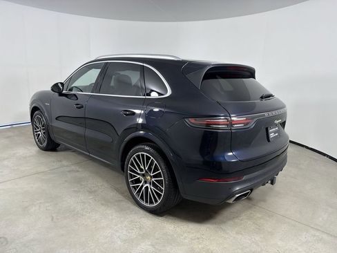 Certified 2021 Porsche Cayenne E-Hybrid AWD/4WD image 3