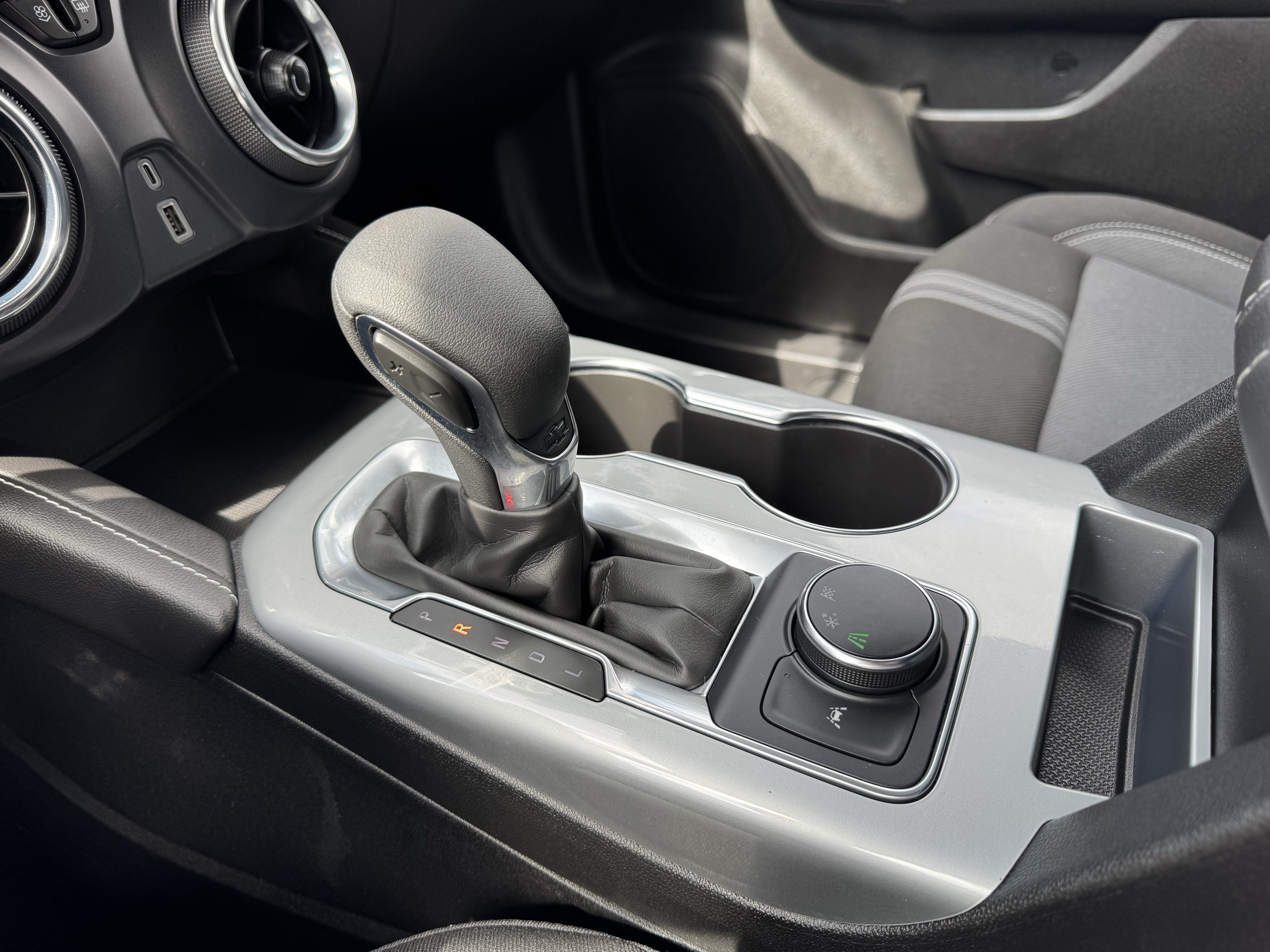 Used 2023 Chevrolet Blazer LT w/ Midnight/Sport Edition FWD image 30