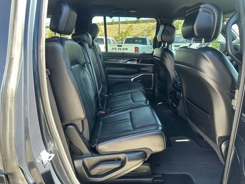 Used 2023 Jeep Wagoneer 4WD w/ Convenience Group I image 18