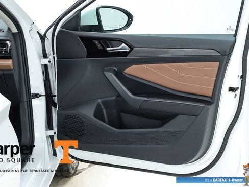 Used 2025 Volkswagen Jetta SEL FWD image 31