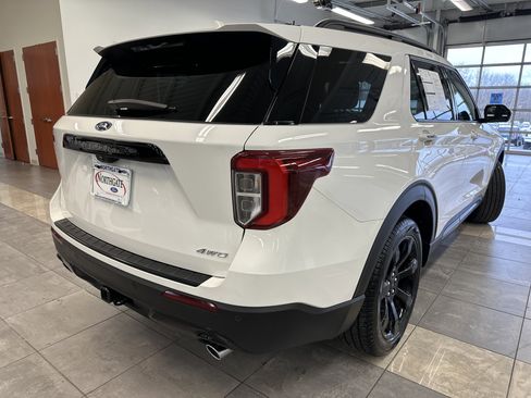 Certified 2023 Ford Explorer ST-Line w/ Class IV Trailer Tow Package image 15