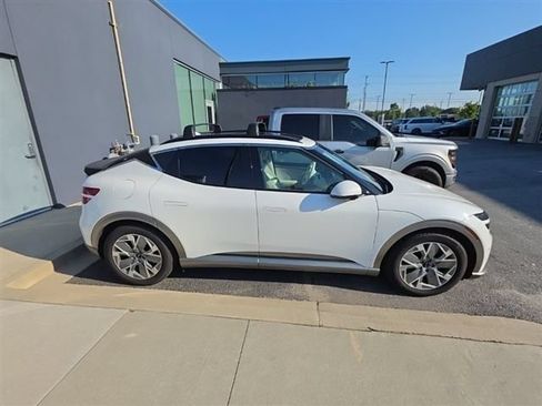 Used 2025 Genesis GV60 RWD image 3