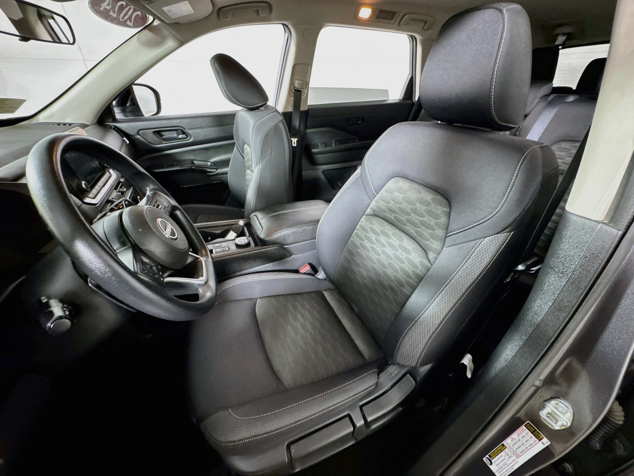 Used 2024 Nissan Pathfinder S AWD/4WD image 13