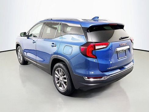 Used 2024 GMC Terrain SLT image 5