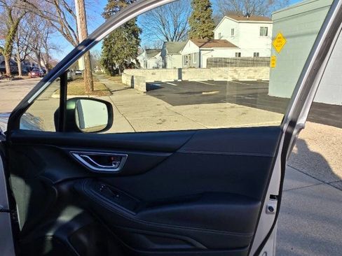 Used 2023 Subaru Forester Premium image 31