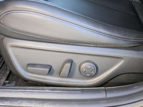 Used 2023 Genesis G70 2.0T image 21