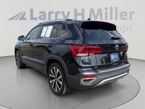 Certified 2023 Volkswagen Taos SE w/ Panoramic Sunroof Package AWD/4WD image 3
