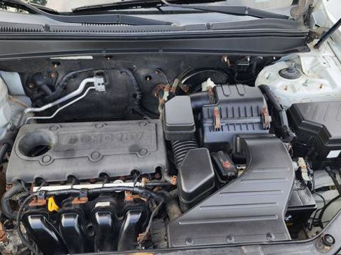 Used 2010 Hyundai Santa Fe GLS FWD image 21