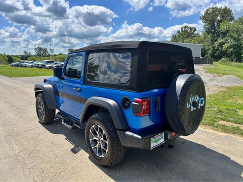 Used 2024 Jeep Wrangler Sport AWD/4WD image 7
