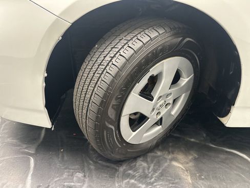 Used 2012 Toyota Prius Two image 27