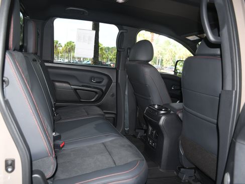 Used 2024 Nissan Titan PRO-4X AWD/4WD image 17