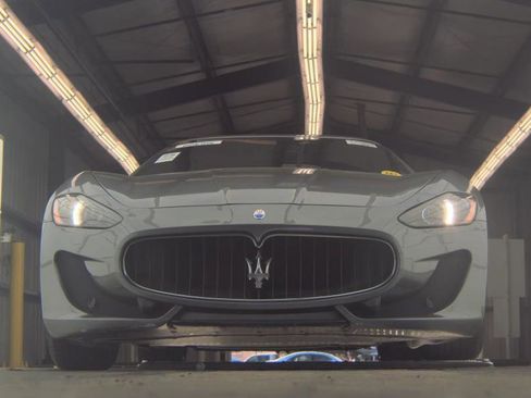 Used 2016 Maserati GranTurismo Sport image 16