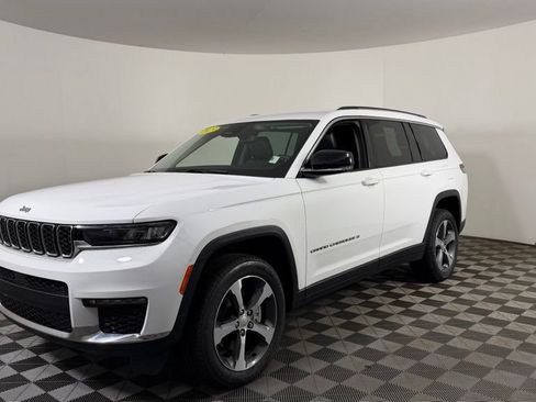 Used 2023 Jeep Grand Cherokee L Limited AWD/4WD image 3