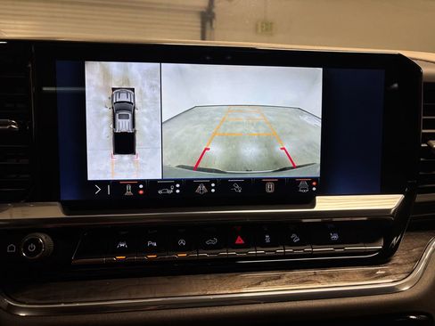 Used 2025 Chevrolet Silverado 1500 LTZ AWD/4WD image 46