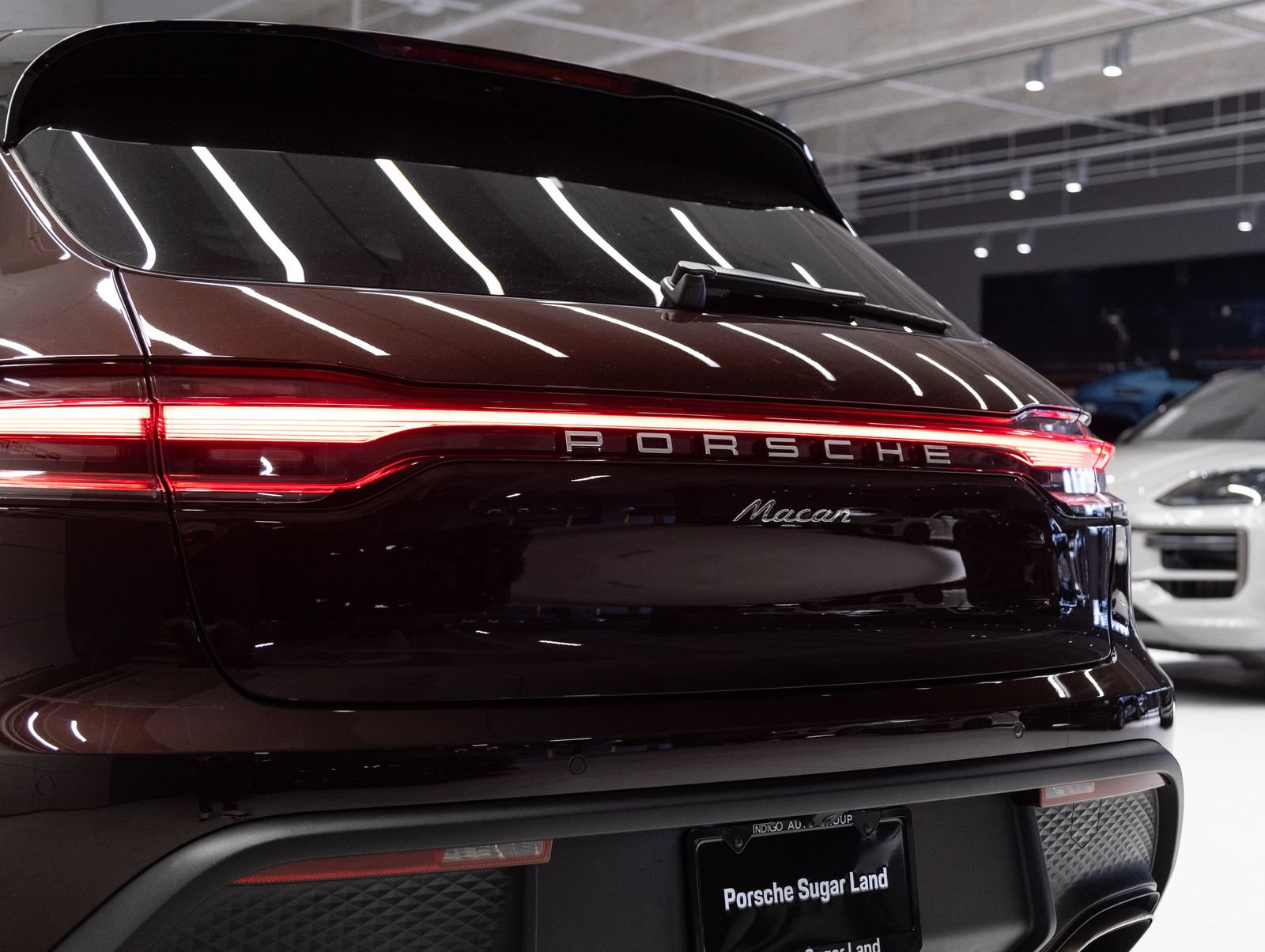 Certified 2026 Porsche Macan AWD/4WD image 32