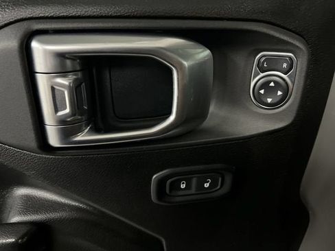 Used 2021 Jeep Gladiator Rubicon AWD/4WD image 23
