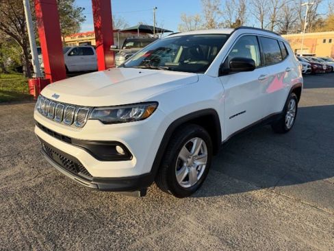 Used 2022 Jeep Compass Latitude w/ Convenience Group image 3