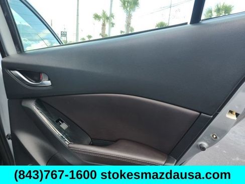 Used 2017 MAZDA MAZDA3 Touring FWD image 21