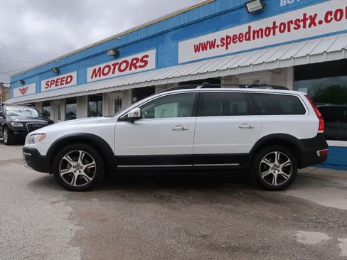 Used 2015 Volvo XC70 T6 Platinum w/ Climate Package AWD/4WD image 3