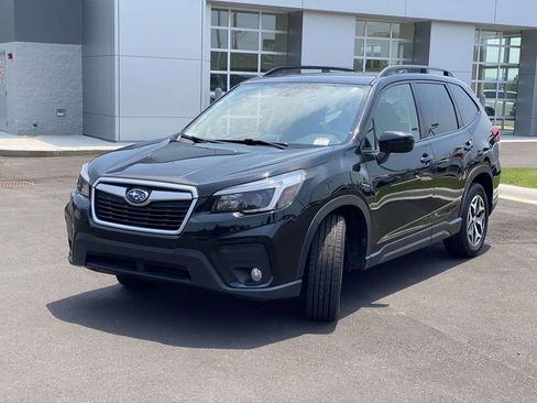 Used 2021 Subaru Forester Premium AWD/4WD image 5