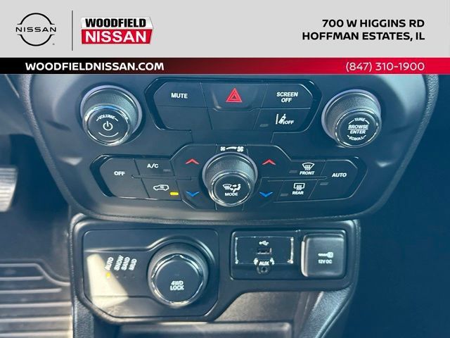 Used 2022 Jeep Renegade Altitude w/ Convenience Group AWD/4WD image 39