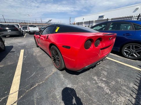 Used 2006 Chevrolet Corvette Coupe w/ Preferred Equipment Group RWD image 4