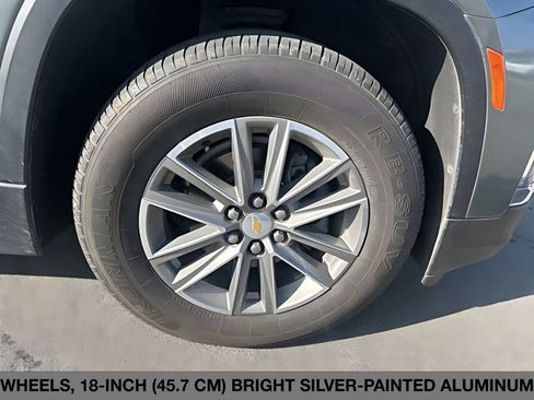 Used 2023 Chevrolet Traverse LT image 10