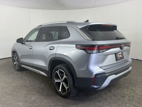 Used 2026 Volkswagen Tiguan SE AWD/4WD image 5