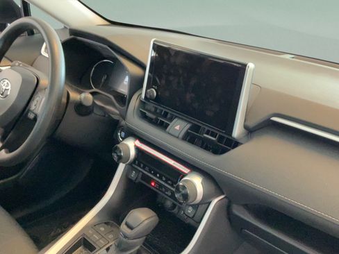 Certified 2025 Toyota RAV4 XLE FWD image 25