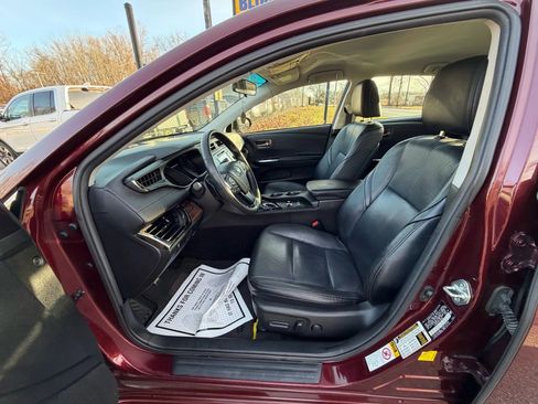 Used 2015 Toyota Avalon XLE image 10
