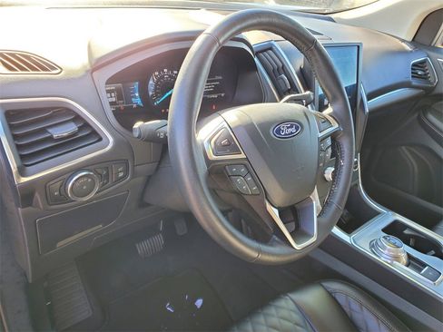Used 2024 Ford Edge Titanium image 8