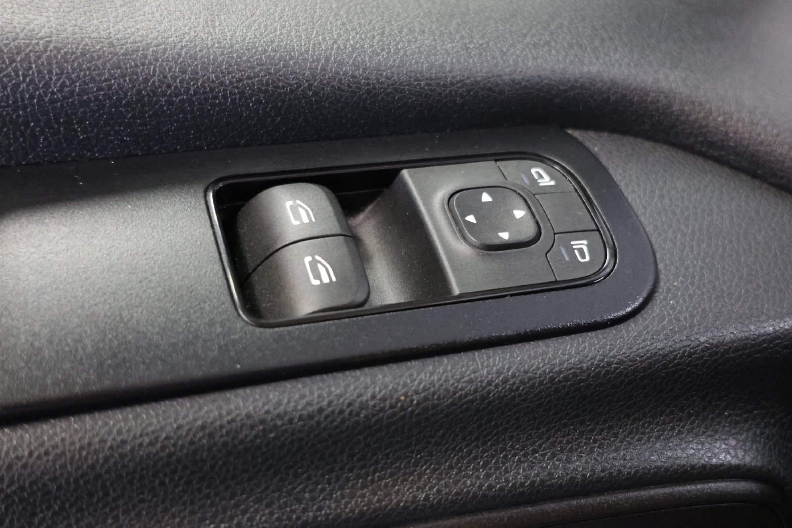 Used 2024 Mercedes-Benz Sprinter 2500 image 22