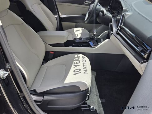 Certified 2025 Kia Sportage EX FWD image 17