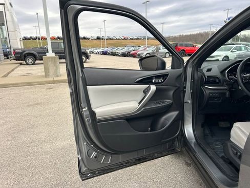 Used 2024 Mitsubishi Eclipse Cross SEL image 26