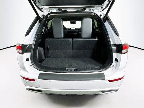 Used 2024 Mitsubishi Outlander SE image 30