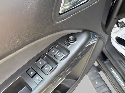 Used 2018 Chevrolet Colorado Z71 AWD/4WD image 19