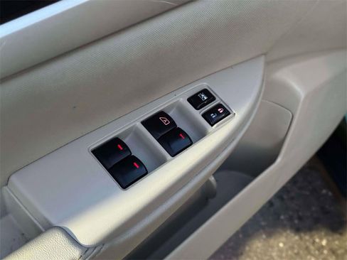 Used 2011 Subaru Outback 2.5i Premium w/ All-Weather Pkg image 16