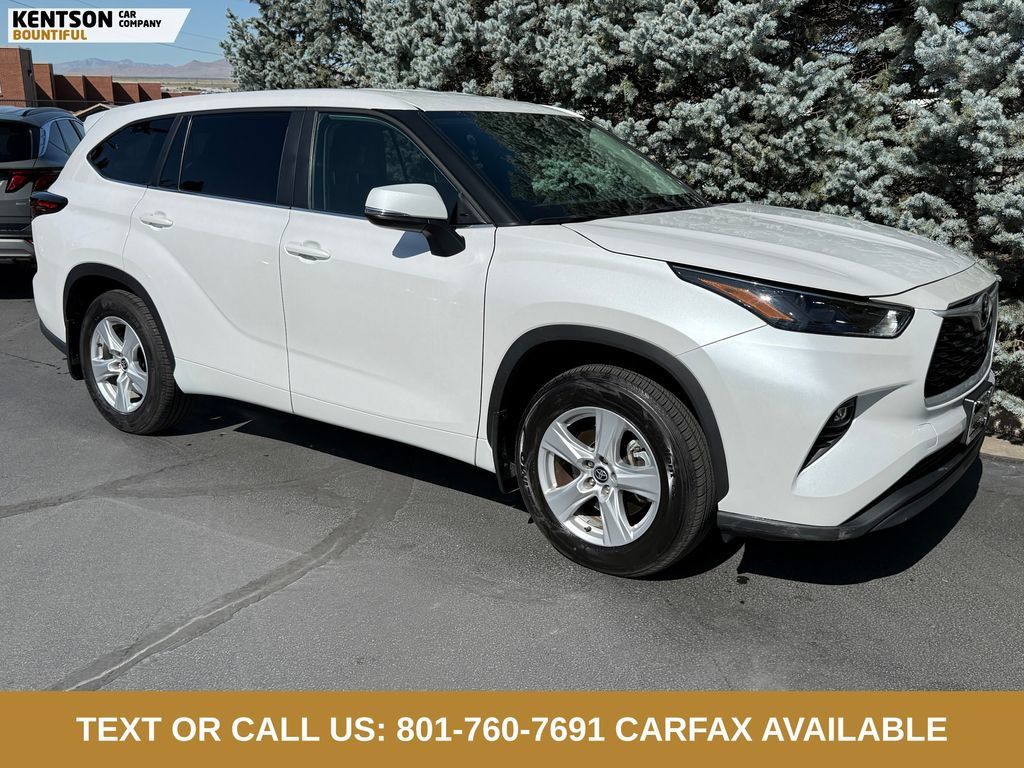 Used 2025 Toyota Highlander LE AWD/4WD image 11