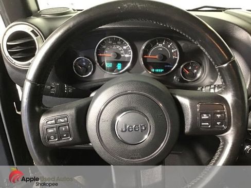 Used 2016 Jeep Wrangler Unlimited Sahara w/ Connectivity Group image 13