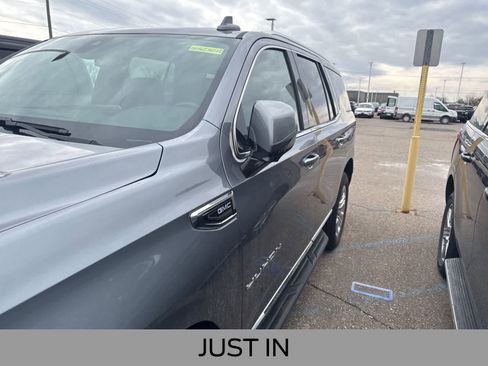 Used 2021 GMC Yukon SLT w/ SLT Premium Package image 15