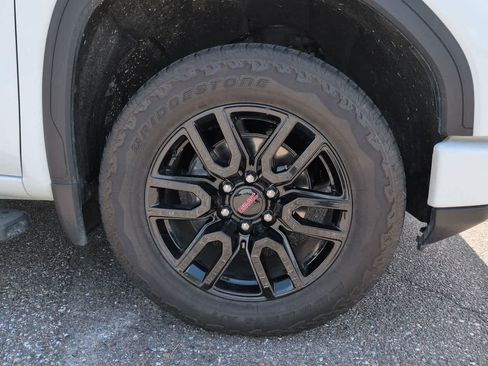 Used 2024 GMC Sierra 1500 Elevation w/ Preferred Package AWD/4WD image 11