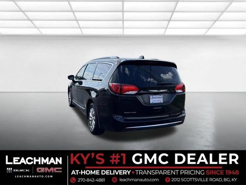 Used 2018 Chrysler Pacifica Touring-L Plus FWD image 5