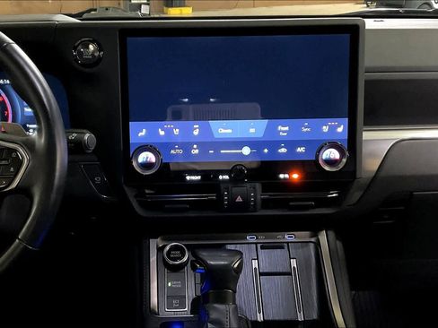 Used 2024 Lexus GX 550 image 6