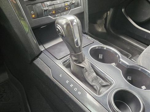 Used 2019 Ford Explorer XLT w/ Equipment Group 201A FWD image 12