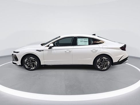New 2026 Hyundai Sonata SEL FWD image 8