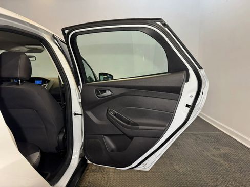 Used 2014 Ford Focus SE FWD image 27